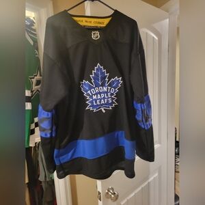 Toronto Maple leafs jersey